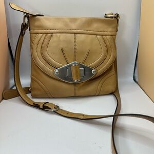 B Makowsky Leather Handbag, Tan Leather Crossbody Bag Organizing Zippered Pocket